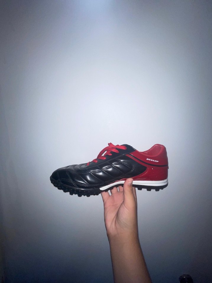 Dunlop 43 nmr Kırmızı siyah halı saha Futbol Ayakkabısı Bağcıklı - Görsel 2