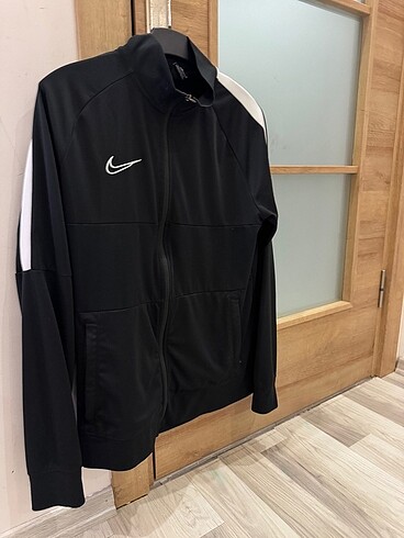 m Beden ORJİNAL NIKE ERKEK SWEATSHIRT
