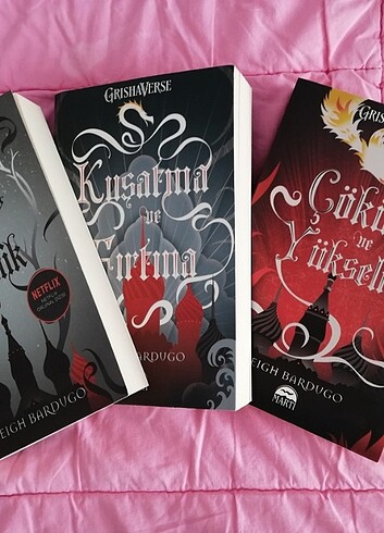 Leigh Bardugo Gölge ve Kemik Grisha Serisi
