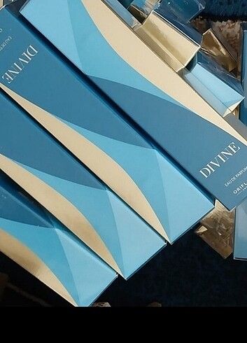 Oriflame divine 