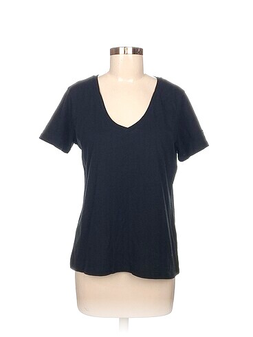 Fabrika T-shirt %70 İndirimli.