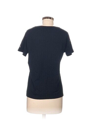 l Beden Fabrika T-shirt %70 İndirimli.