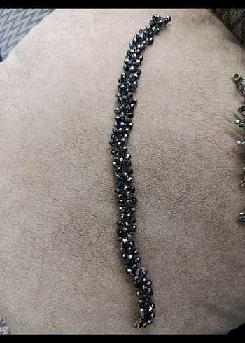 İşlemeli ve Boncuklu Gri saç aksesuarı - Görsel 2