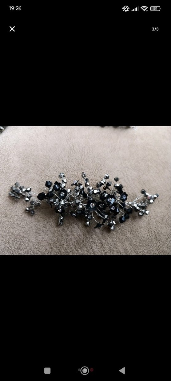 İşlemeli ve Boncuklu Gri saç aksesuarı - Görsel 3