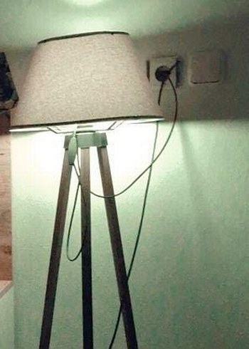 Diğer Üç Ayaklı Bej Lambader