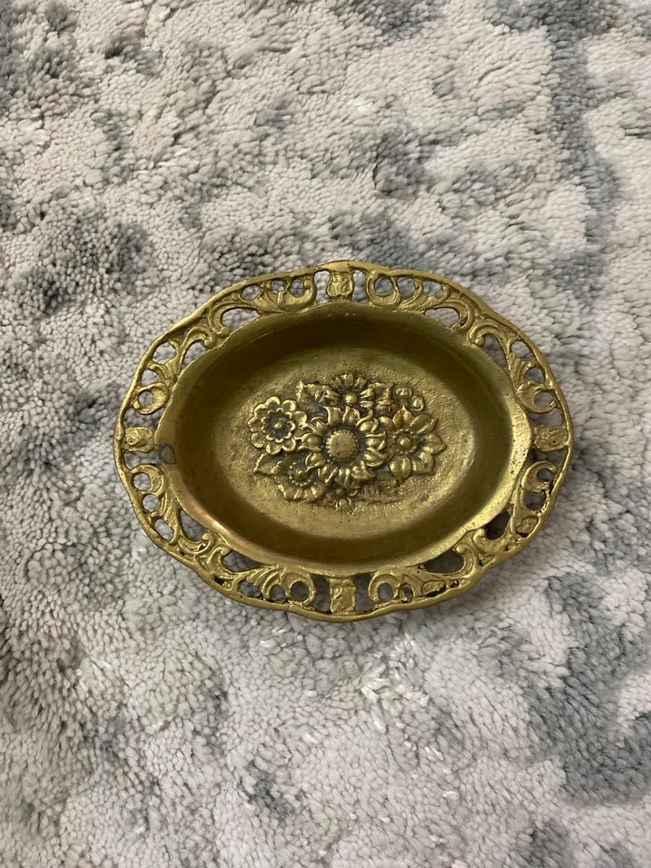 ANTİKA PİRİNÇ SARI KABARTMALI KÜLLÜK - Görsel 2