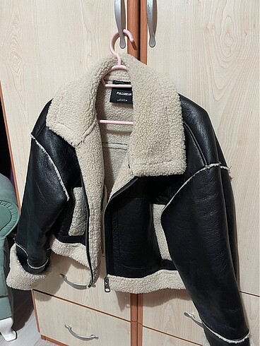 Pull and Bear pull&and bear mont