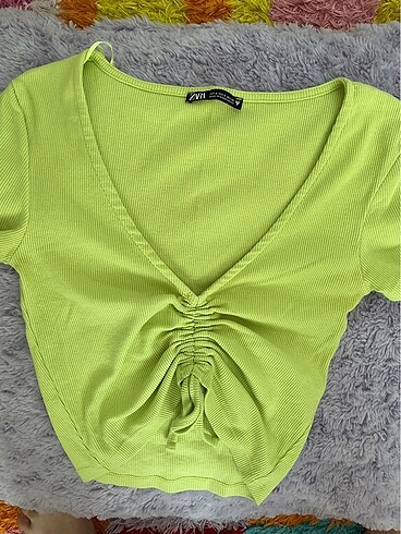 Zara büzgülü crop bluz