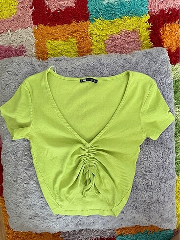 Zara Zara büzgülü crop bluz