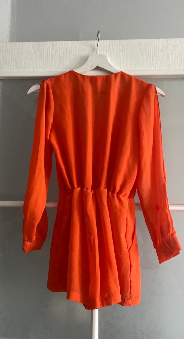 Kırmızı V Yaka Drapeli Kadın Tulum - Görsel 4