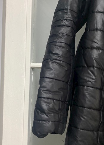 Düğmeli Siyah kapüşonlu kaban - Görsel 2