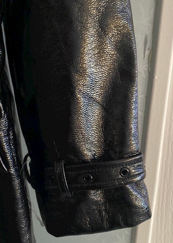 Yılan Desenli Siyah Deri Kemerli Trençkot - Görsel 4