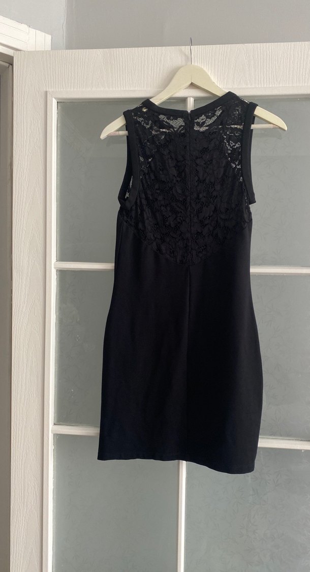 Dantelli Siyah Midi Kolsuz Gece Elbisesi - Görsel 3