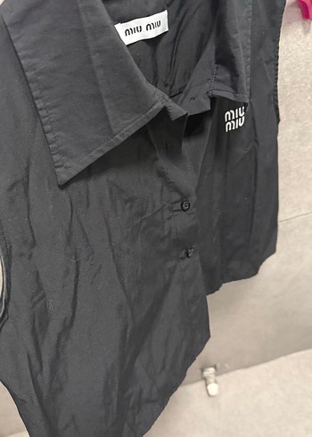 Miu Miu Siyah Kolsuz Kısa Gömlek - Görsel 2