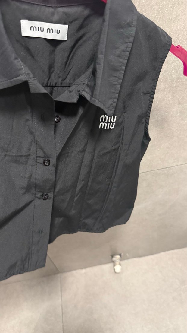 Miu Miu Siyah Kolsuz Kısa Gömlek - Görsel 3