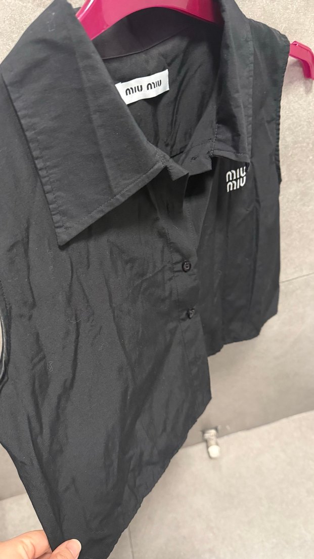 Miu Miu Siyah Kolsuz Kısa Gömlek - Görsel 2