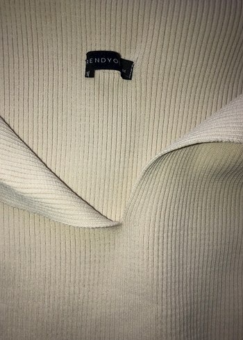 Beyaz Kadın Triko Tekne Yaka Kazak - Görsel 3