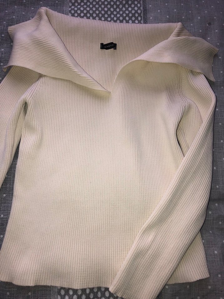 Beyaz Kadın Triko Tekne Yaka Kazak - Görsel 2