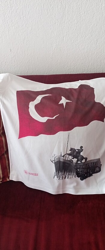 Bayrakli tişört