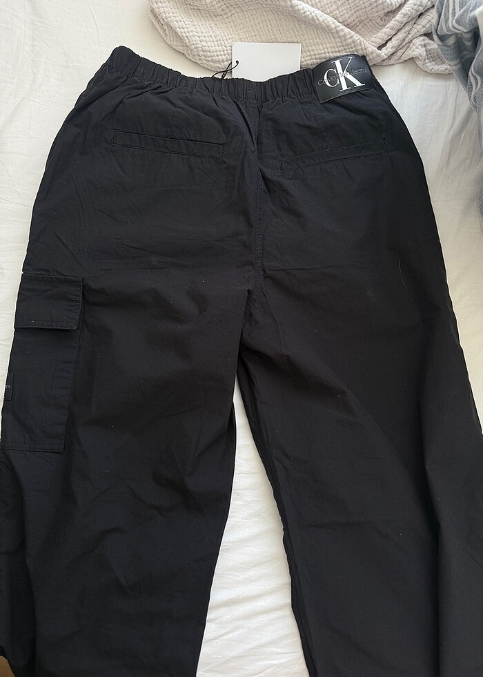 Calvin klein orjinal pantolon etiketli - Görsel 3