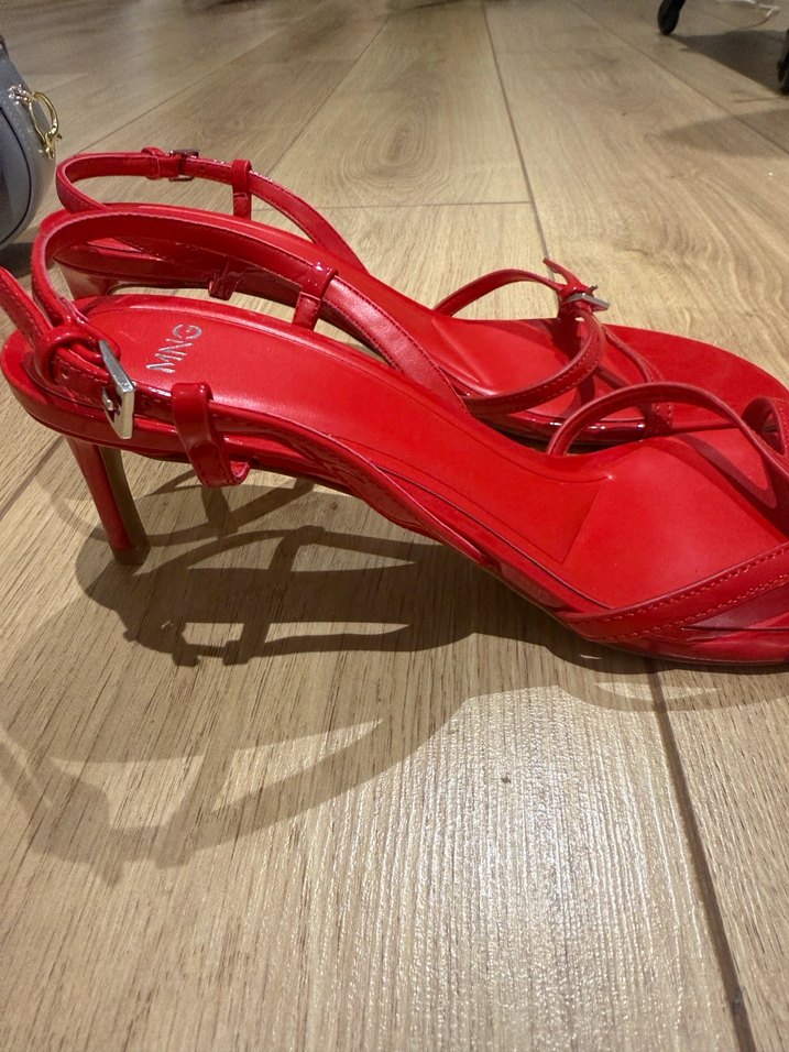 Kırmızı Rugan Tokalı İnce Topuklu Kadın Sandalet - Görsel 2