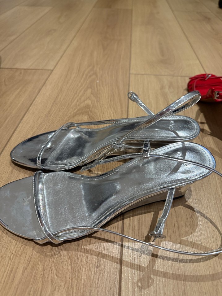 Gri Metal Tokalı Dolgu Topuk Kadın Ayakkabı - Görsel 2