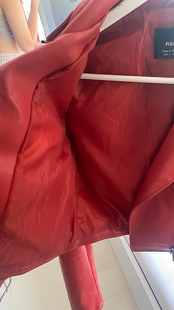 s Beden pull and bear kırmızı deri ceket