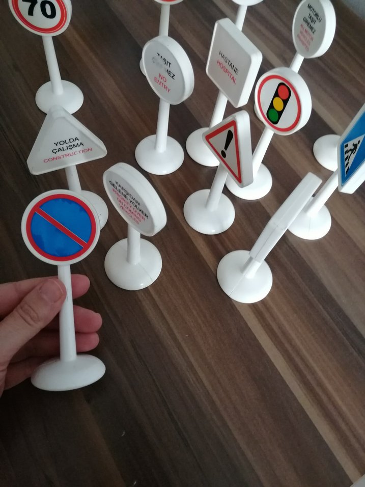 Beyaz Eğitim Trafik İşaretleri Oyuncak Seti - Görsel 3