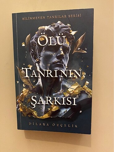 Dilara Özçelik- Ölü Tanrı'nın Şarkısı