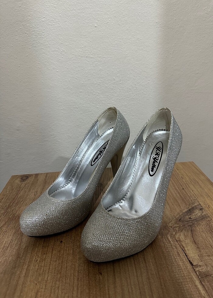 Topuklu ayakkabı - Görsel 2