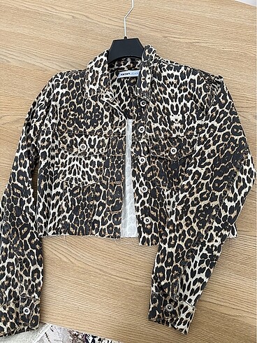 Leopar crop ceket