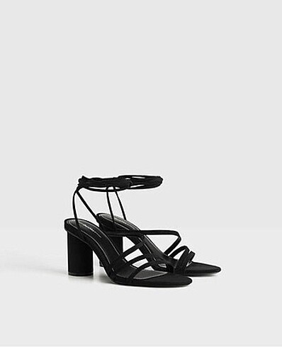 Bershka Bershka Bağcıklı Topuklu Sandalet