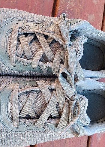 Orijinal Skechers  Gri Spor Ayakkabı 35.5 - Görsel 3