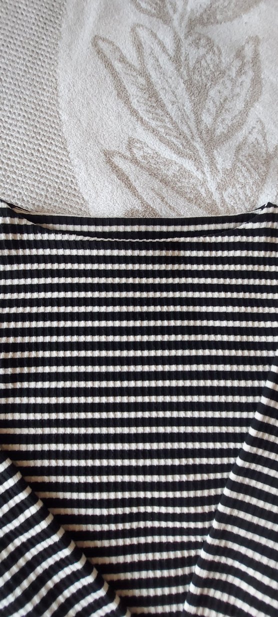 Siyah Beyaz Çizgili Kadın Triko Bluz - Görsel 3