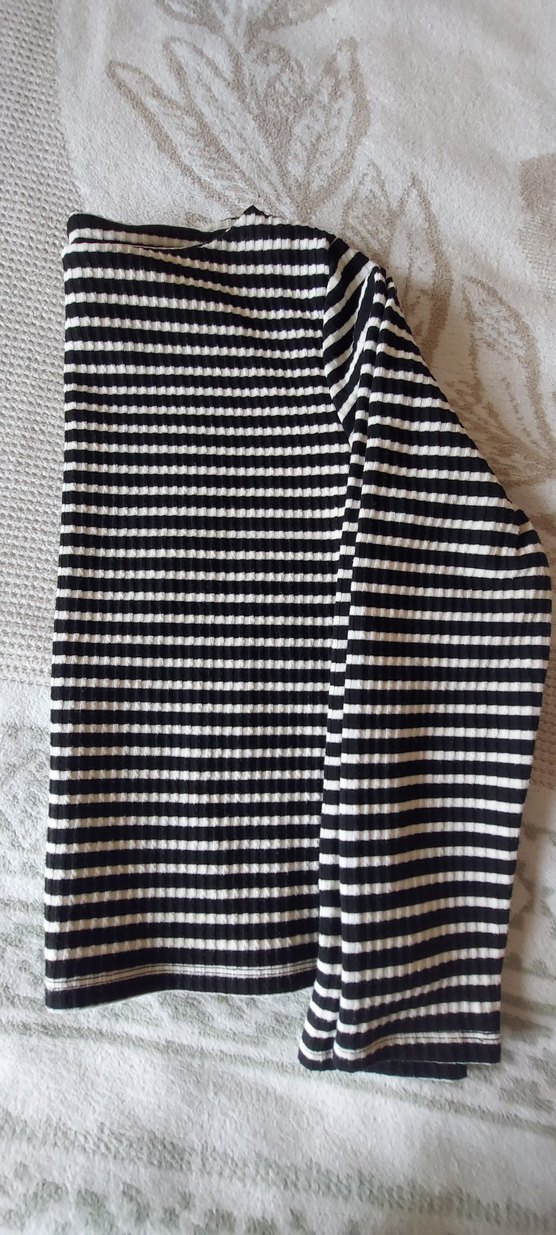 Siyah Beyaz Çizgili Kadın Triko Bluz - Görsel 2