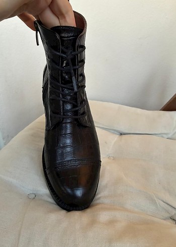 George Hogg koyu kahverengi Yılan Desenli %100 Deri Biker Bot - Görsel 9