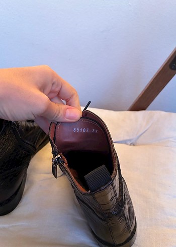 George Hogg koyu kahverengi Yılan Desenli %100 Deri Biker Bot - Görsel 14