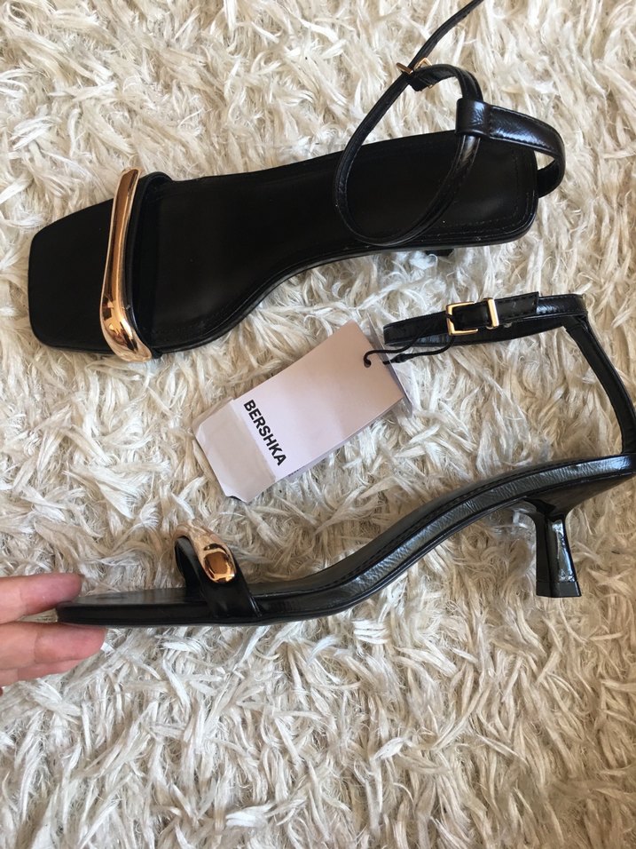 Bershka Siyah Rugan Stiletto Sandalet - Görsel 2
