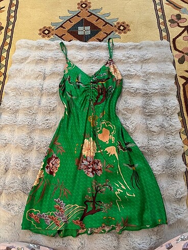 zara saten yazlik elbise