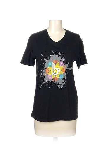 Diğer T-shirt %70 İndirimli.