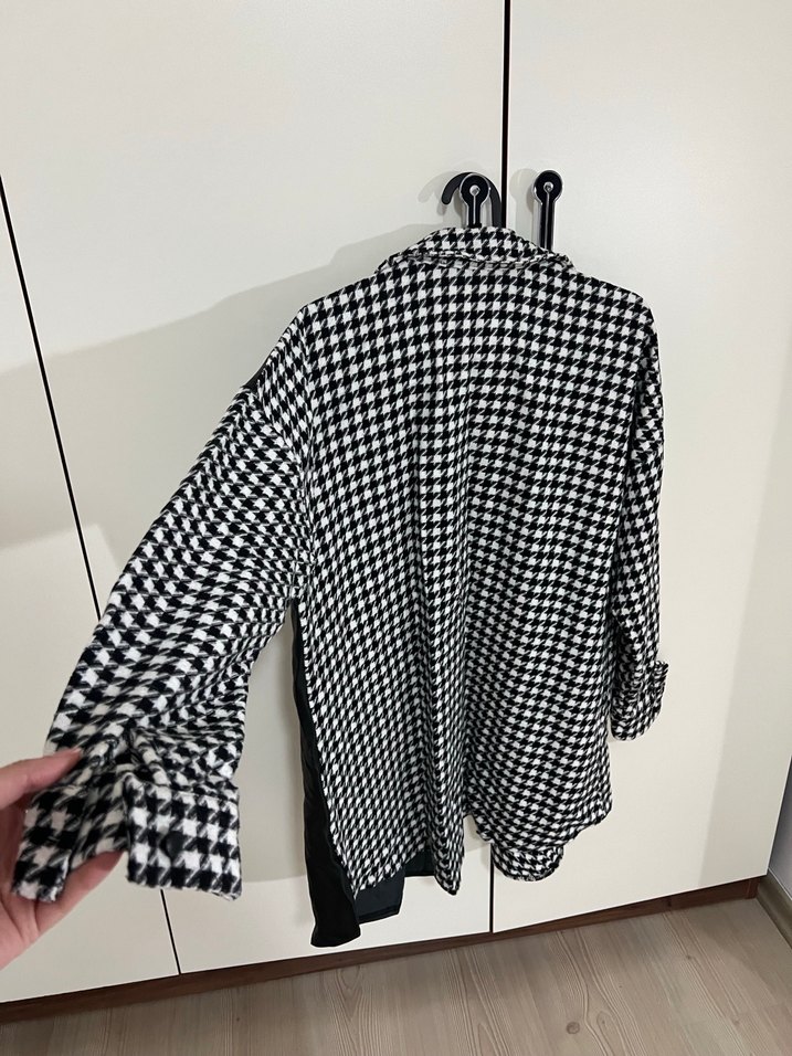 Düğmeli Siyah Beyaz Kareli Kadın Gömlek - Görsel 5