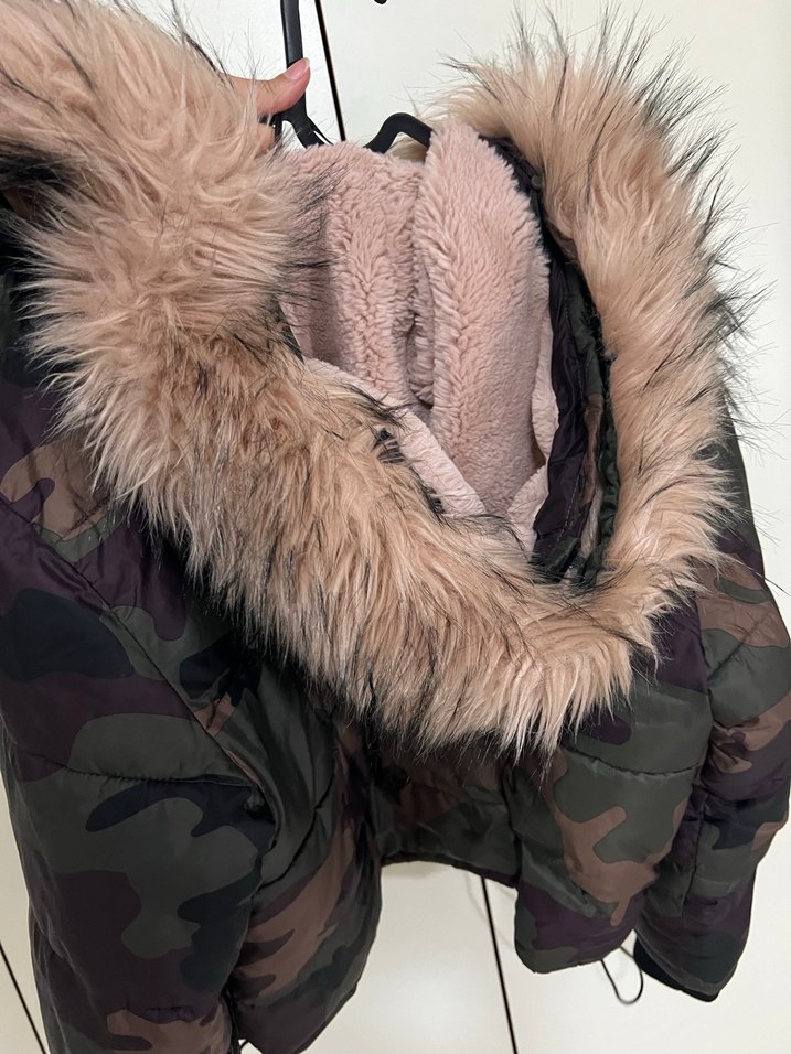 Kürk Detaylı Kamuflaj Kadın Kışlık Şişme Mont - Görsel 4