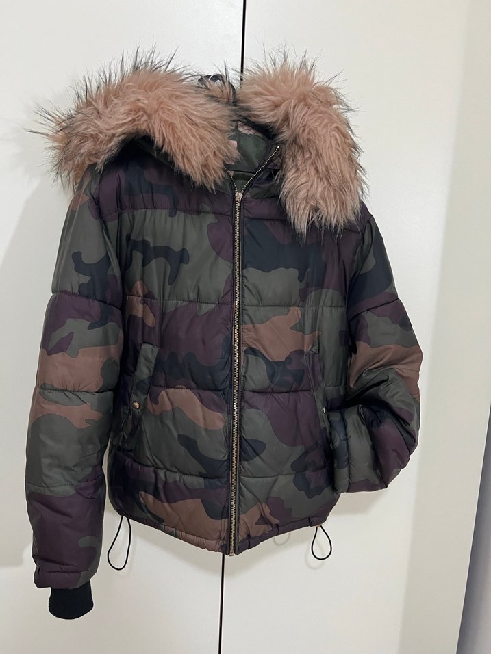 Kürk Detaylı Kamuflaj Kadın Kışlık Şişme Mont - Görsel 2