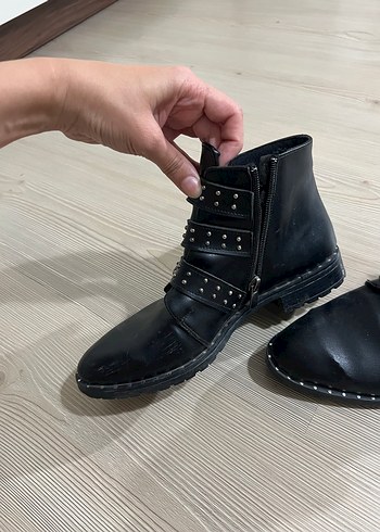 Siyah Deri Tokalı Bot - Görsel 4