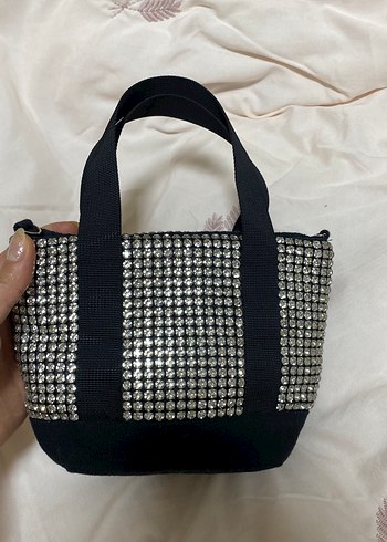 Pul İşlemeli Siyah Kadın Çantası - Görsel 4