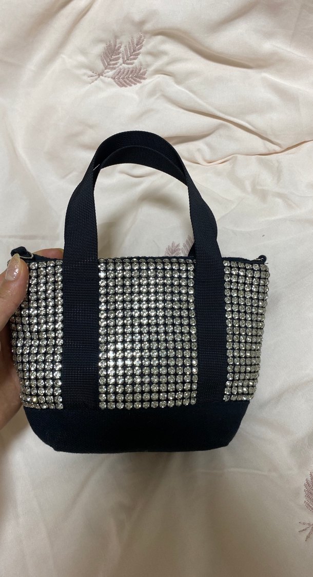 Pul İşlemeli Siyah Kadın Çantası - Görsel 4