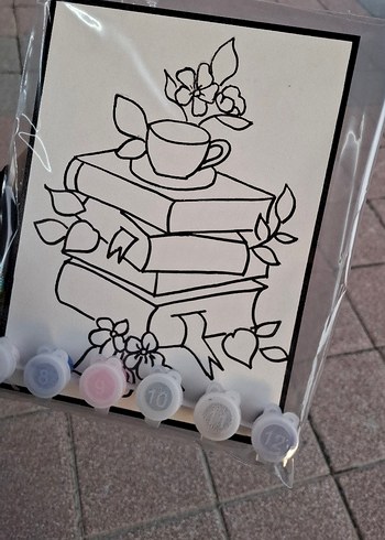 Beyaz Kitap ve Çiçek Temalı Boyama Seti - Görsel 2