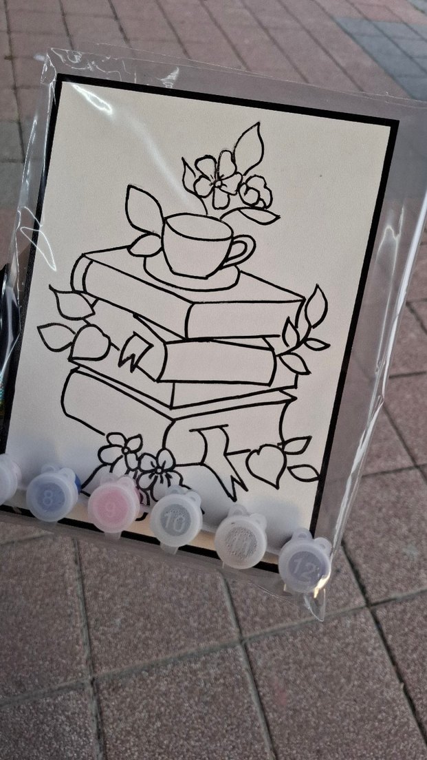 Beyaz Kitap ve Çiçek Temalı Boyama Seti - Görsel 2