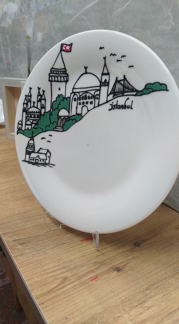 Renkli Baskılı İstanbul Temalı Tabak - Görsel 3