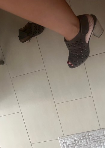 Divarese Kahverengi Dolgu Topuklu Kadın Ayakkabısı